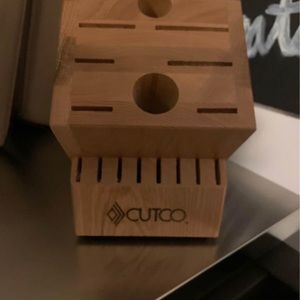 Cutco Homemaker +8 set block. 18 slots Honey colored NEVER BEEN USED